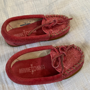 Minnetonka moccasins pink glitter girls‎ size 7